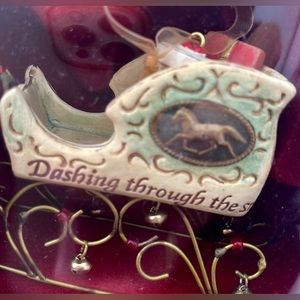 YULE HARMONY - JINGLE BELLS 2006 Hallmark Ornament QP1133